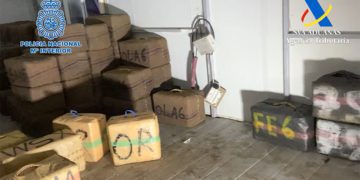 Algunos de los fardos hallados en la finca / FOTO: Policía Nacional
