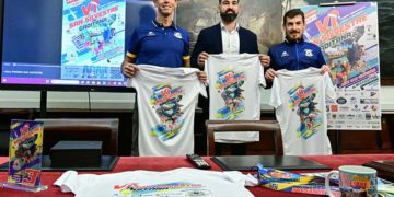 Presentando los detalles de la prueba navideña / FOTO: Eulogio García
