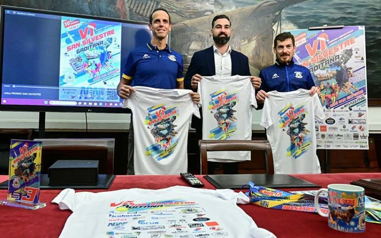 Presentando los detalles de la prueba navideña / FOTO: Eulogio García