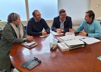 Reunidos en el despacho del director de la Demarcación de Costas / FOTO: Ayto.