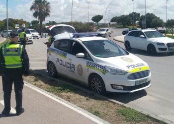 Control de tráfico de los agentes municipales / FOTO: Ayto.