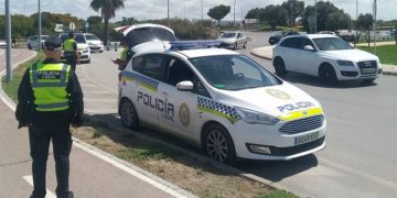 Control de tráfico de los agentes municipales / FOTO: Ayto.