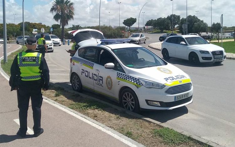 Control de tráfico de los agentes municipales / FOTO: Ayto.