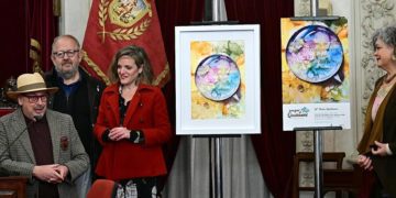 Márquez Puyana explica el sentido de su obra / FOTO: Eulogio García