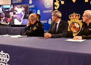 Mandos policiales y el propio Subdelegado ofreciendo detalles de la operación / FOTO: Eulogio García