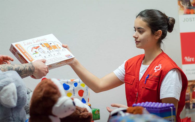 Voluntarios participando en una edición anterior de la campaña / FOTO: Cruz Roja
