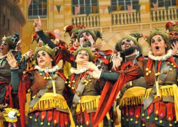 El coro de los estudiantes, dándolo todo / FOTO: DBC