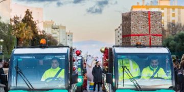 Vehículos de la empresa de limpieza integrados en la cabalgata / FOTO: Ayto.