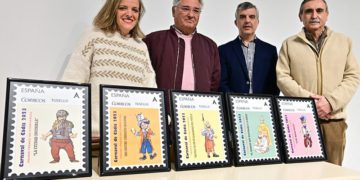 Con los cinco flamantes sellos / FOTO: Eulogio García