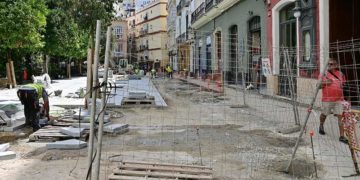Operarios en una obra de la capital gaditana / FOTO: Eulogio García
