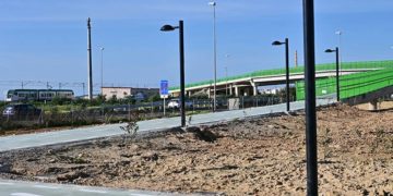 Casi medio kilómetro de pasarela entre ambos puntos / FOTO: Eulogio García