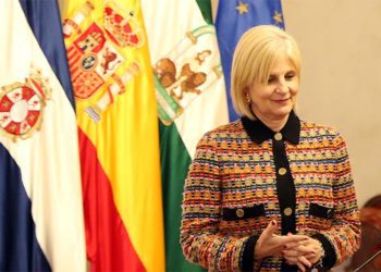 La alcaldesa popular pensativa en un acto institucional / FOTO: Ayto.