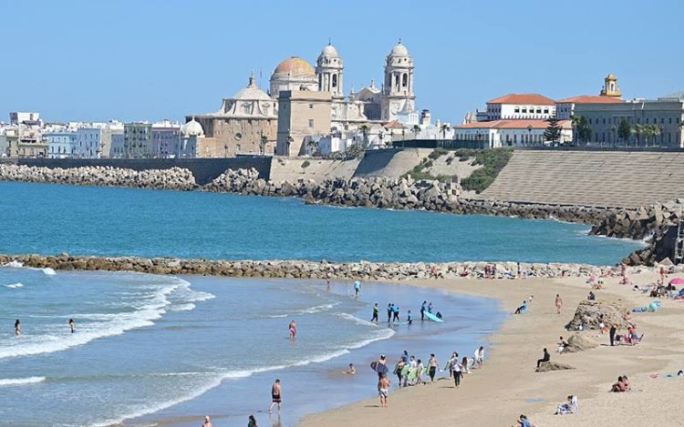 El PP ve oportuno otro espigón en Santa María del Mar / FOTO: Eulogio García