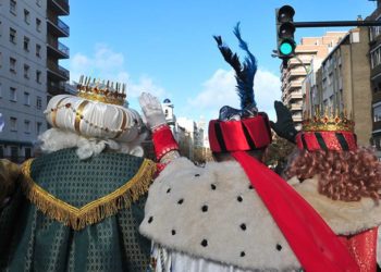 Los de Oriente saludando en un pasado 5 de enero / FOTO: Eulogio García