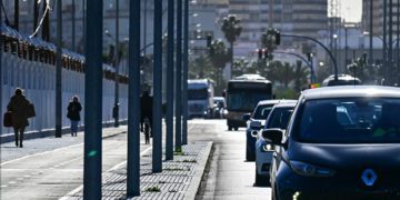 Tráfico en la avenida de Astilleros de la capital / FOTO: Eulogio García