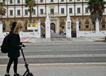 El edificio histórico de Valcárcel sigue esperando una solución / FOTO: Eulogio García
