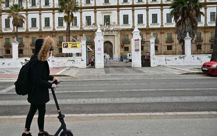 El edificio histórico de Valcárcel sigue esperando una solución / FOTO: Eulogio García