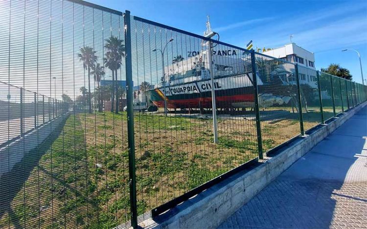 Detalle del flamante vallado de los suelos de Altadis / FOTO: Zona Franca