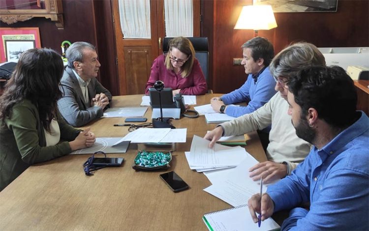 Un momento de la reunión en Alcaldía / FOTO: Ayto.