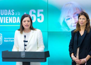 La alcaldesa junto a la concejala de Desarrollo Social / FOTO: Ayto.