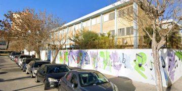 El Adolfo de Castro, junto a la parcela del prometido nuevo hospital