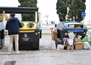 Bombos de basura en pleno centro histórico / FOTO: Eulogio García