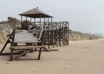 Uno de los accesos medio derruido / FOTO: Ayto.