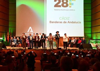 Aprovechando el premio al Selu, actuó su chirigota / FOTO: Eulogio García