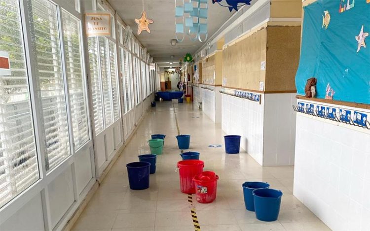 Goteras en la Escuela Infantil Elvira Lindo cada vez que llueve / FOTO: Ayto.