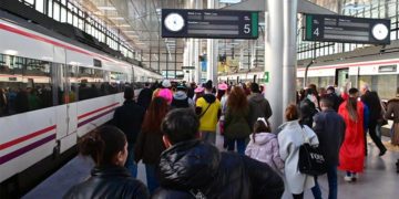La estación de tren de Cádiz en carnaval / FOTO: Eulogio García