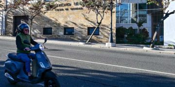 Entrada al IFEF en la Cuesta de las Calesas / FOTO: Eulogio García
