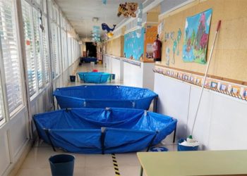 Pasillos con goteras en la EI Elvira Lindo / FOTO: Ayto.