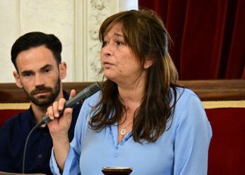 De la Cruz y Fernández en un reciente pleno / FOTO: Eulogio García