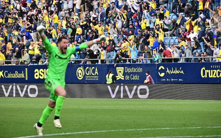 Conan desatado tras el gol del empate / FOTO: Eulogio García