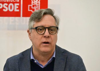 El portavoz socialista en rueda de prensa / FOTO: Eulogio García