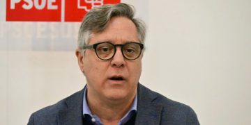 El portavoz socialista en rueda de prensa / FOTO: Eulogio García