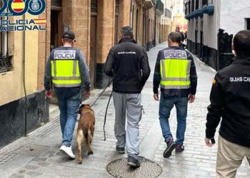 El operativo camino del registro de la vivienda / FOTO: Policía Nacional