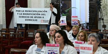 Protesta de la plantilla en el pleno de enero / FOTO: Eulogio García