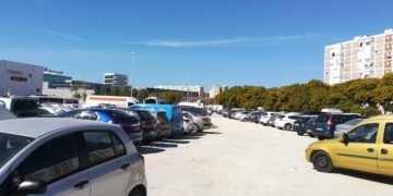 Detalle de la parcela usada actualmente como aparcamiento / FOTO: Junta