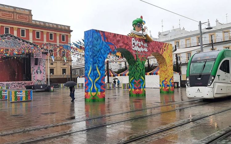 La plaza del Rey en modo carnaval / FOTO: Junta