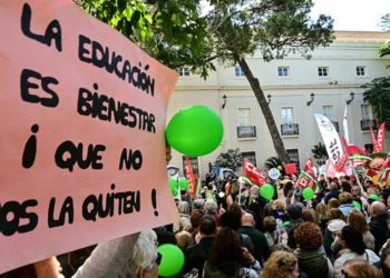 Notable protesta en la plaza Mina / FOTO: Eulogio García