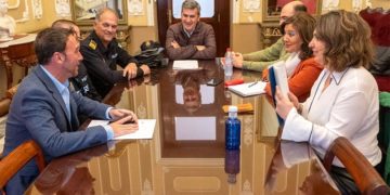 Reunión entre el Ayuntamiento y la Junta / FOTO: Ayto.