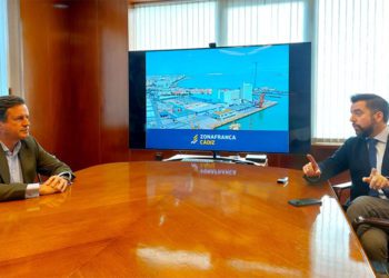 El presidente del Clúster visitaba la Zona Franca meses atrás / FOTO: Zona Franca