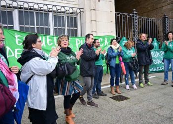 Integrantes de Marea Verde en la futura Glorieta de la Educación Pública / FOTO: Eulogio García