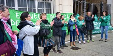 Integrantes de Marea Verde en la futura Glorieta de la Educación Pública / FOTO: Eulogio García