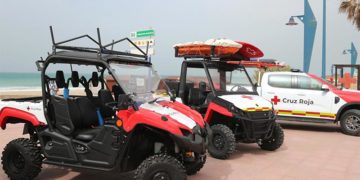 Parte del nuevo equipamiento luciendo en La Barrosa / FOTO: Ayto.