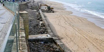 Trabajos de urgencia en el aliviadero de Santa María del Mar / FOTO: Eulogio García