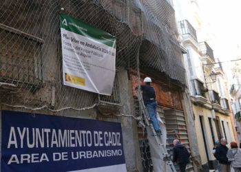 Inicio de la actuación en la calle Santiago, meses atrás / FOTO: Eulogio García