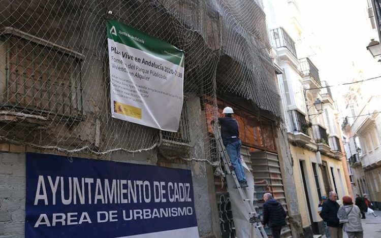 Inicio de la actuación en la calle Santiago, meses atrás / FOTO: Eulogio García