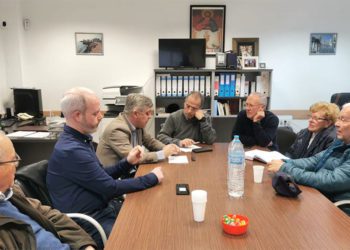 Reunidos en la sede vecinal / FOTO: PSOE